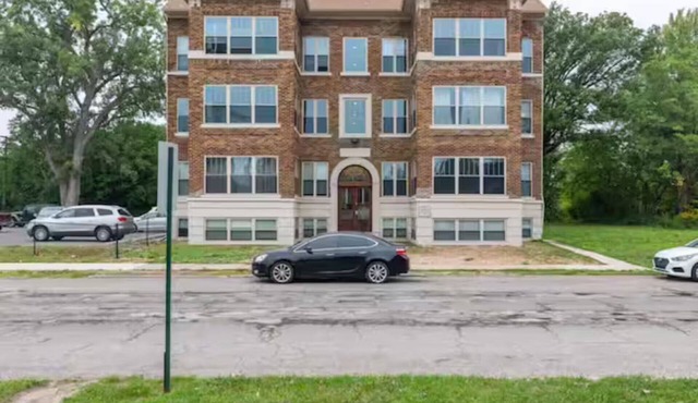 Comfy 1BD Hideaway: Parking & WiFi Included