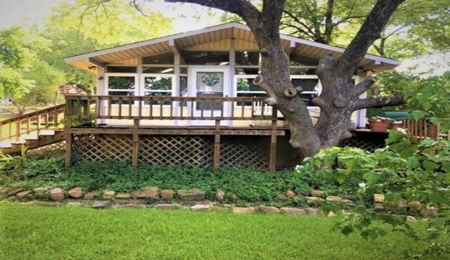 Comfy Lake Texoma Cabins