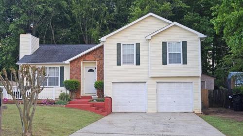 Comfy spacious and central home