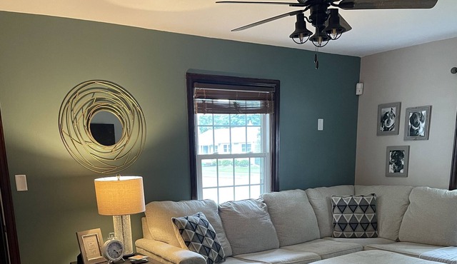 Comfy Two bedroom home 1 block away from EAA!