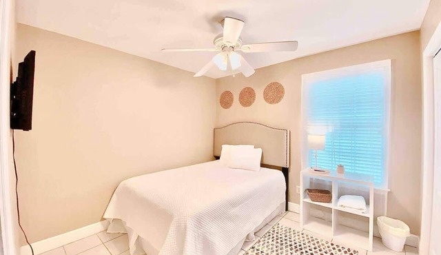 Cool and Bright Room Designed for Relaxation