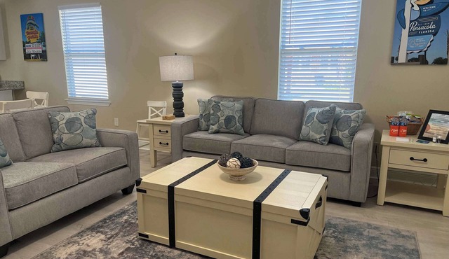 Cottage on 10th Cozy Retreat Near Downtown & Beach