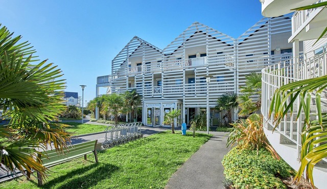 Courseulles Family Apartment for 6