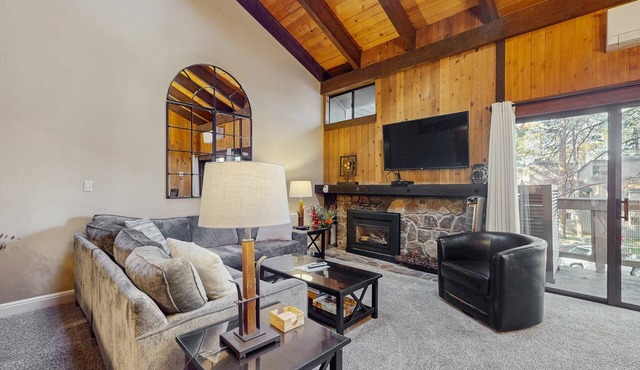 Cozie home with a stone fireplace near Ski Run Marina - new mini split ac