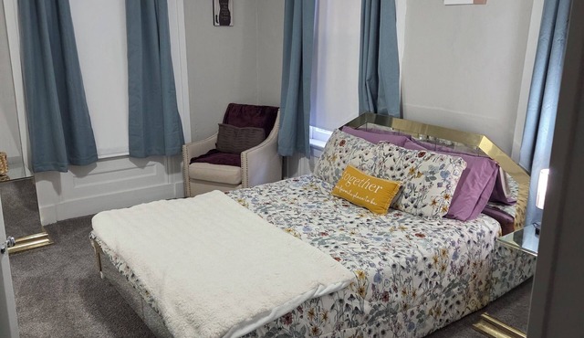 Cozy 1-bedroom house in lovely Springfield with AC