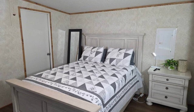 Cozy 3 Bedrooms 2 Bath home in Bridge City, TX