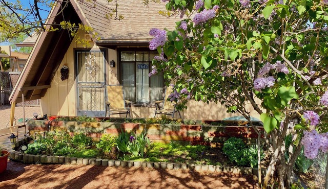 Cozy Adobe Casita 2 miles from Dtwn Albuquerque