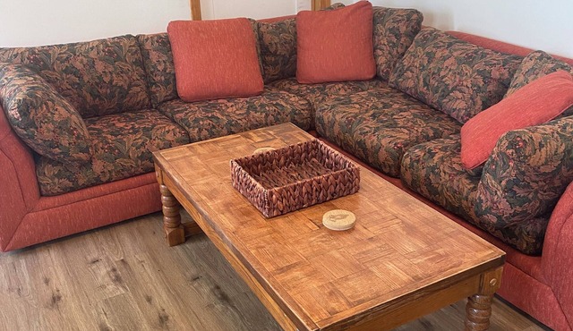 Cozy apartment in downtown Marshall, Arkansas! Family friendly with easy access.