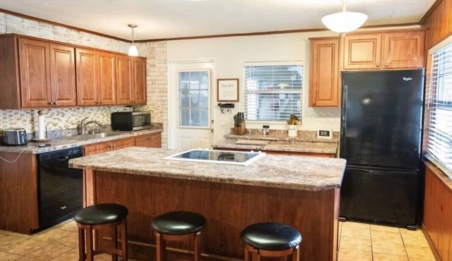 Cozy citrus retreat in Clermont FL. 3 bedroom, 2 bathroom