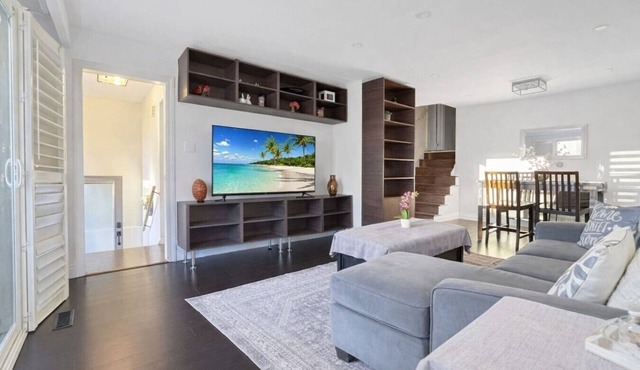 Cozy Modern Family Retreat