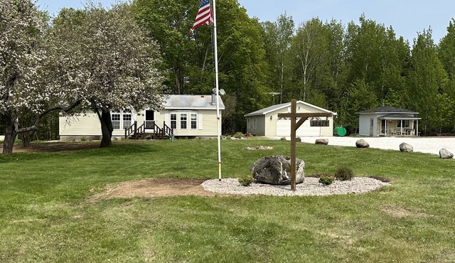 Cozy Place w/Rustic Bunk house ORV Trail at end of driveway Sleeps 8-10