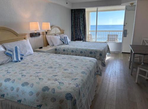 Cozy Studio with Direct Ocean View