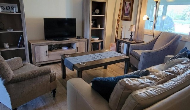 Cute, comfortable, and cozy home just a short walk to Purdue University!