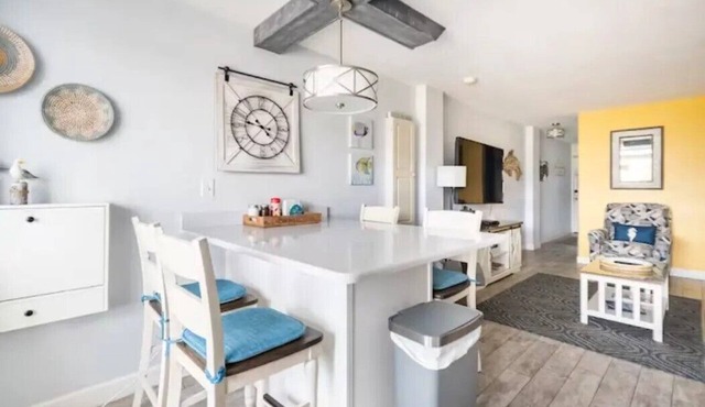 Daytona Beach Oceanfront complex with 1 bedroom/2 Full baths