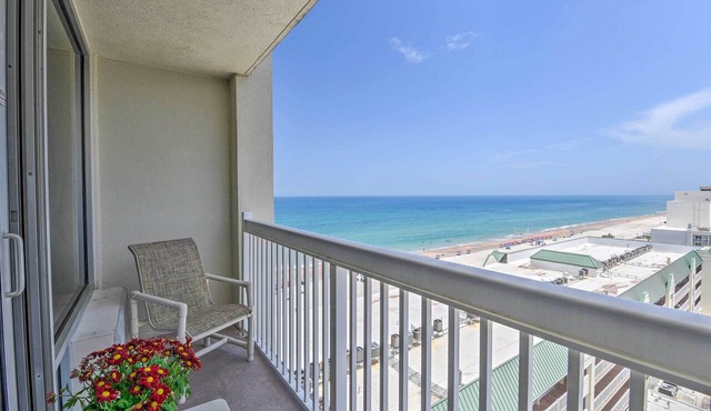 Daytona Beachfront Condo w/Ocean View