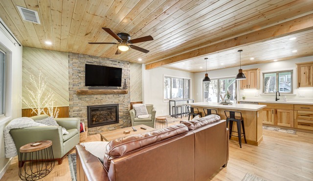 Deck & Fire Pit: Modern Munds Park Retreat!