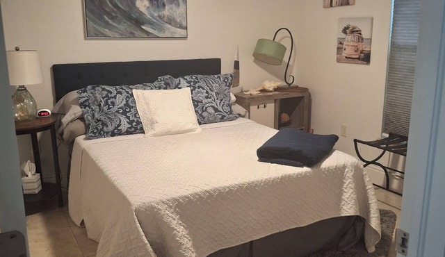 DELIGHTFUL STUDIO RIGHT OFF HEATED POOL!