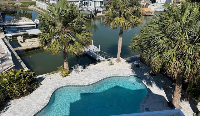 Direct Gulf Access Home w/Floating Dock and Pool