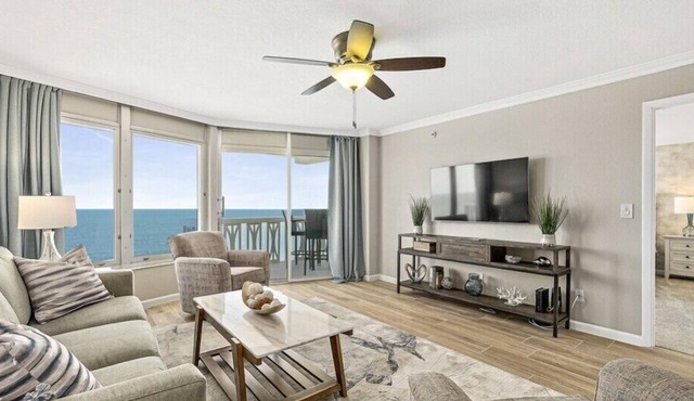 Directly on the Ocean! Luxury Condo - 10th Floor - New Listing!