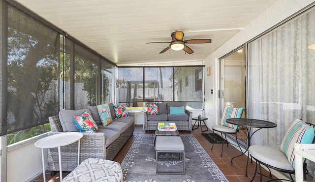 Discover Jensen Beach charm, 8-10 min drive to Jensen Beach and Stuart Beach