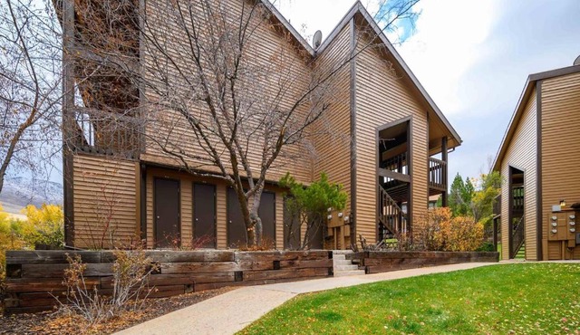 Divine Mountain Retreat WL403by Powder Mountain