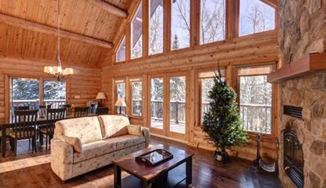 Dream vacation in a log cabin on Lake Mont Tremblant