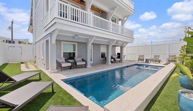 E Komo Mai - Pool, Elevator, Roof Deck Views