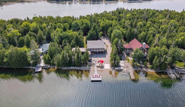 Eagle Bay - Waterfront w/sauna, hot tub and boat slip