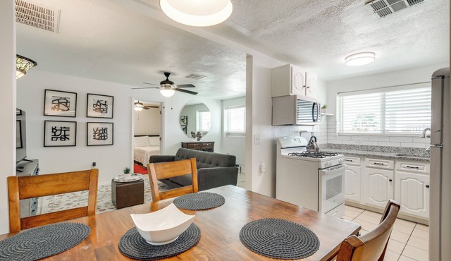 El Paso Home ~ 2 Mi to University Medical Center!
