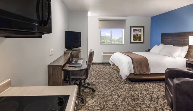 Enjoy a Relaxing Stay Close to Scenic Trails w/Modern Amenities