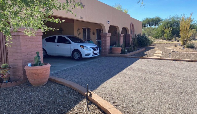 Enjoyable 2-bedroom house with AC in Green Valley, Nice covered patio.
