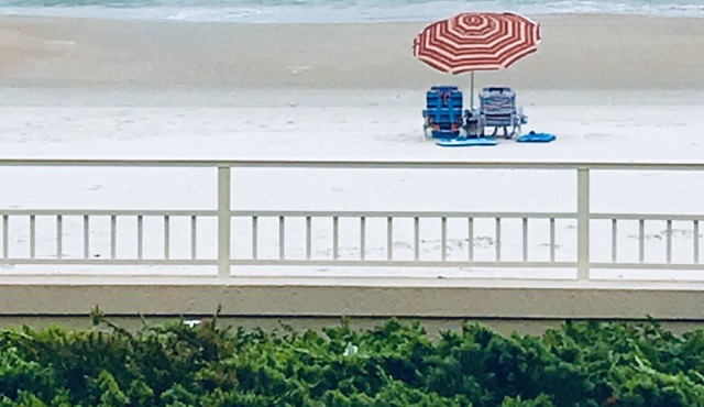 Exquisite Beachfront Home- Smoke free and pet free MONTHLY rental!