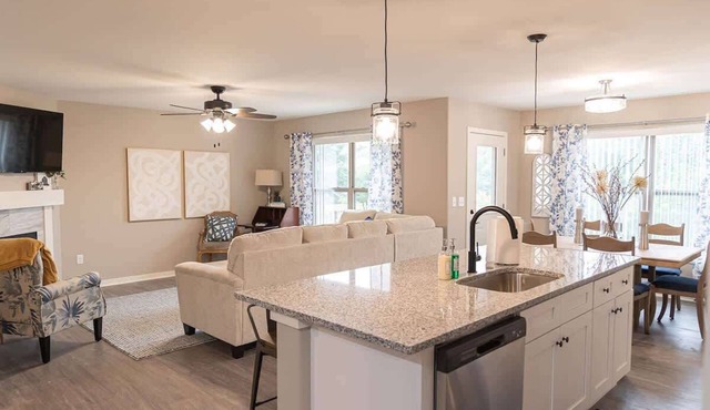 Family-Friendly Loves Park Home: 3BR, King Master, Pet-Friendly