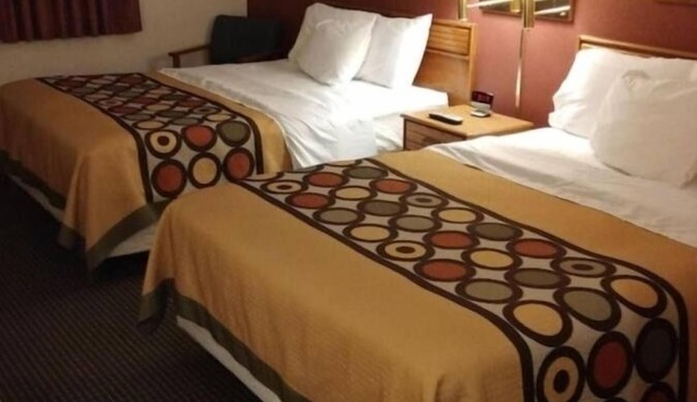 Family-Friendly Stay Near Silver Lake & Nordic with Free Parking