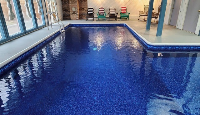 *Family Retreat* *Indoor Pool* *Arcade*