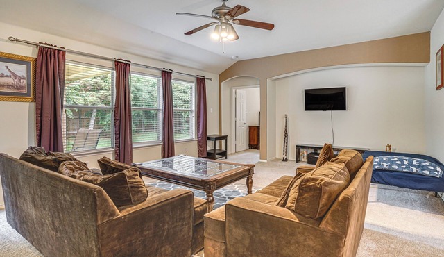 Fenced Yard & Patio! Family Escape in DFW Suburbs