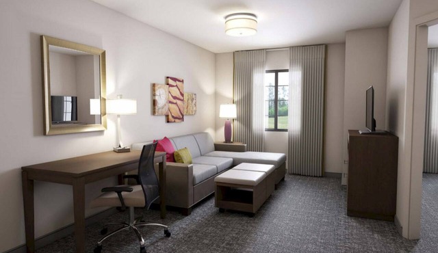 Free Breakfast. Pool. Only 5 Miles to Purdue University + Great for Groups!