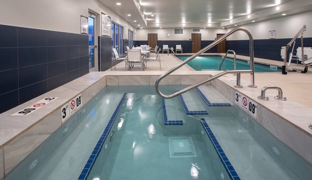 Free Breakfast. Pool & Hot Tub. Close to Rushmore Crossing Shopping Complex!