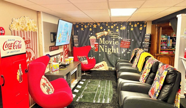 Fun Escape 1 - Starved Rock - Skydive- Game Room
