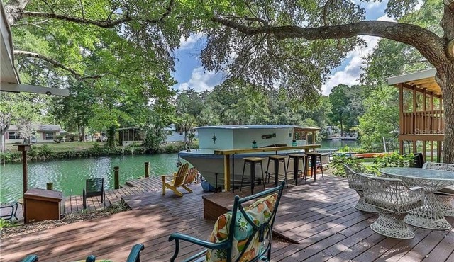 Fun Weeki Wachee River Boathouse
