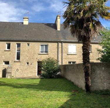 Gîte Manava - grande maison avec jardin en centre ville