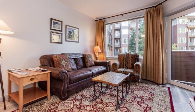 Gorgeous 1 Bdrm at Mammoth's Juniper Springs Lodge