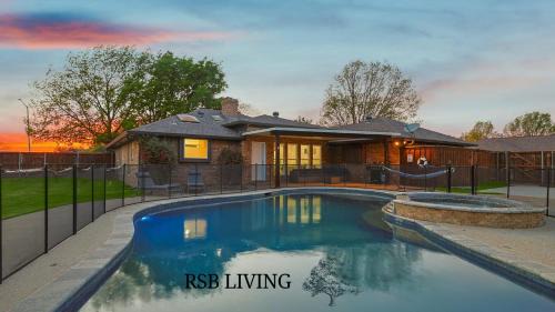 Gorgeous 4BR Home with Huge Yard Pool