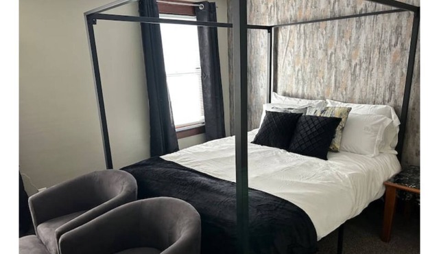 Gorgeous room next to Trumbull!