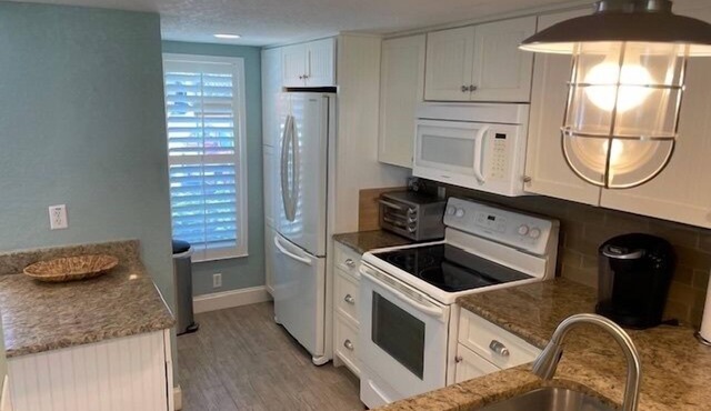 Ground Floor Updated Unit!