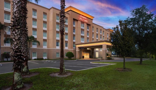 Hampton Inn & Suites - DeLand