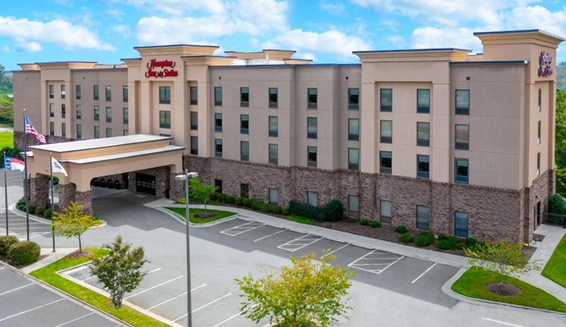 Hampton Inn & Suites Winston-Salem/University Area