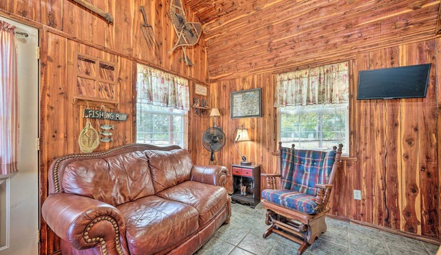 Hand-built 'black Fork Cabin 2' w/Fire Pit!