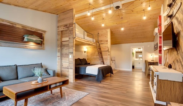 Harris Inn – Unit 3 | Tomahawk WI | On the Trails