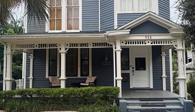 Heritage Hideaway- 5bed/3.5bath Historical house with modern amenities